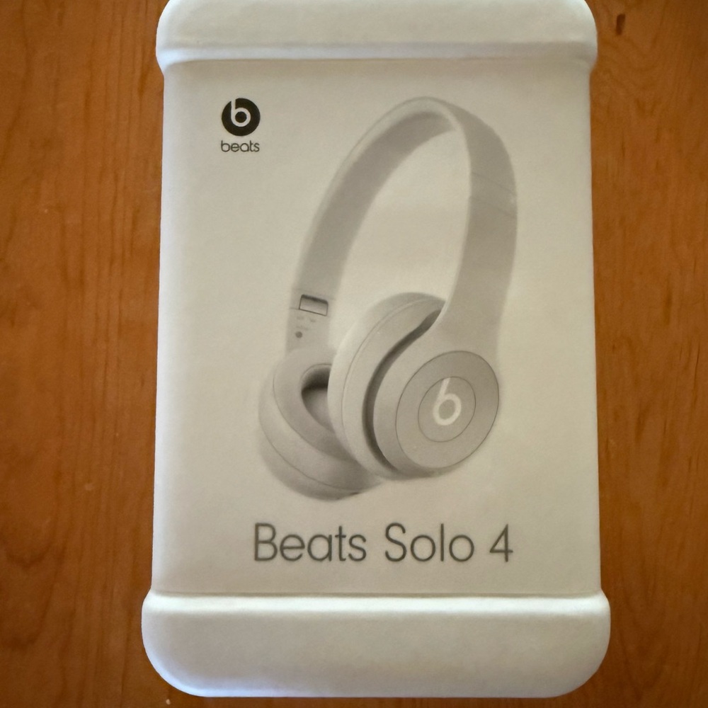 Beats Solo4 Wireless (Grey)